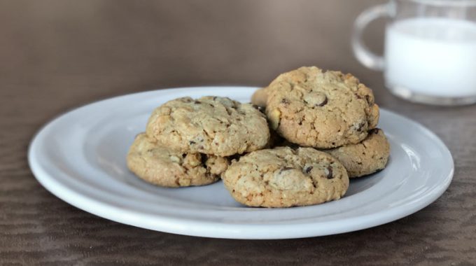 The Best Chocolate Chip Oatmeal Cookies Recipe